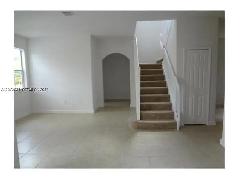 3 bedroom 2 bath Residential Lease for rent at 10012 NW 7th St # 216, Miami FL 33172
