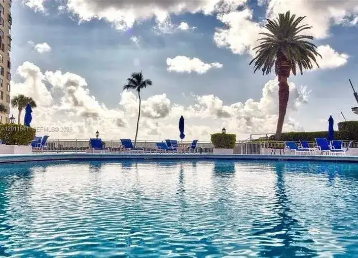 1 bedroom 1 bath Residential Lease for rent at 11111 Biscayne Blvd # 2H, Miami FL 33181