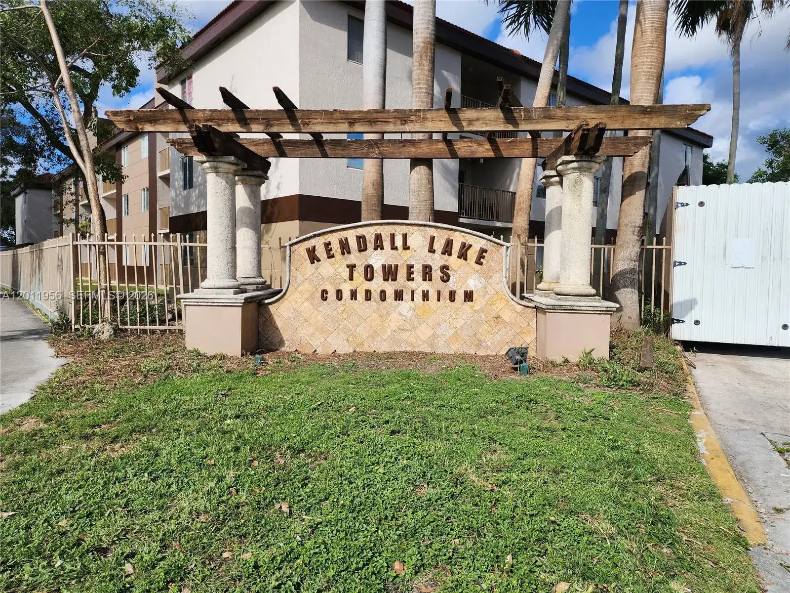 3 bedroom 2 bath Residential Lease for rent at 15241 SW 80th St # 201, Miami FL 33193