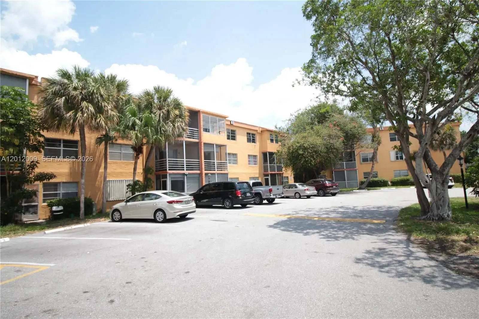 2 bedroom 2 bath Residential for sale at 4314 NW 9th Ave # 3C, Deerfield Beach FL 33064