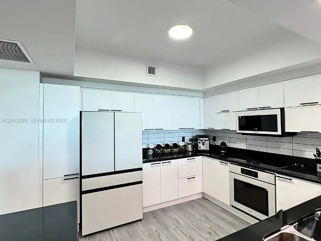2 bedroom 2 bath Residential for sale at 14951 Royal Oaks Ln # 1708, North Miami FL 33181