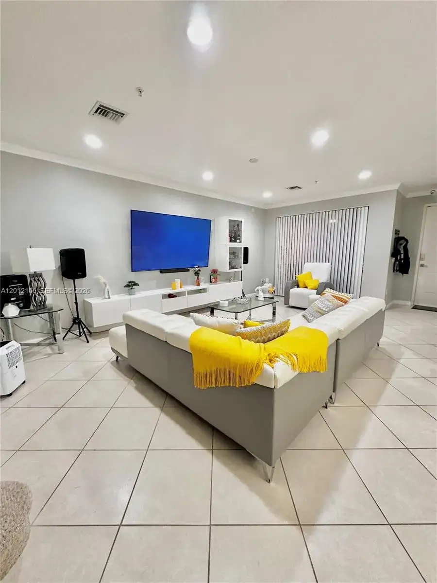 2 bedroom 2 bath Residential for sale at 2900 NW 125th Ave # 105, Sunrise FL 33323