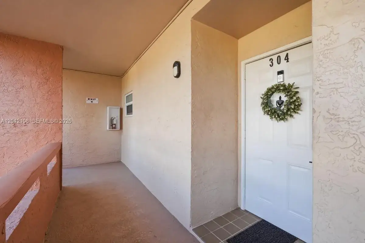 1 bedroom 1 bath Residential for sale at 8826 W Mcnab Rd # 304, Tamarac FL 33321