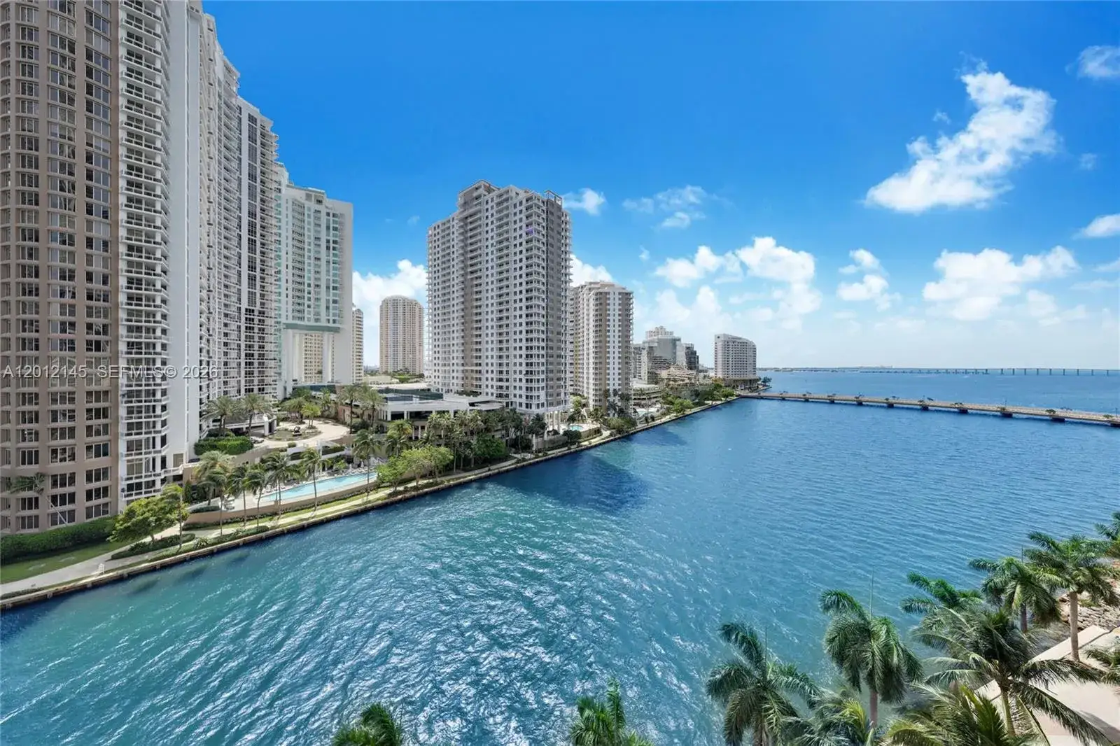 2 bedroom 2 bath Residential Lease for rent at 465 Brickell Ave # 1019, Miami FL 33131
