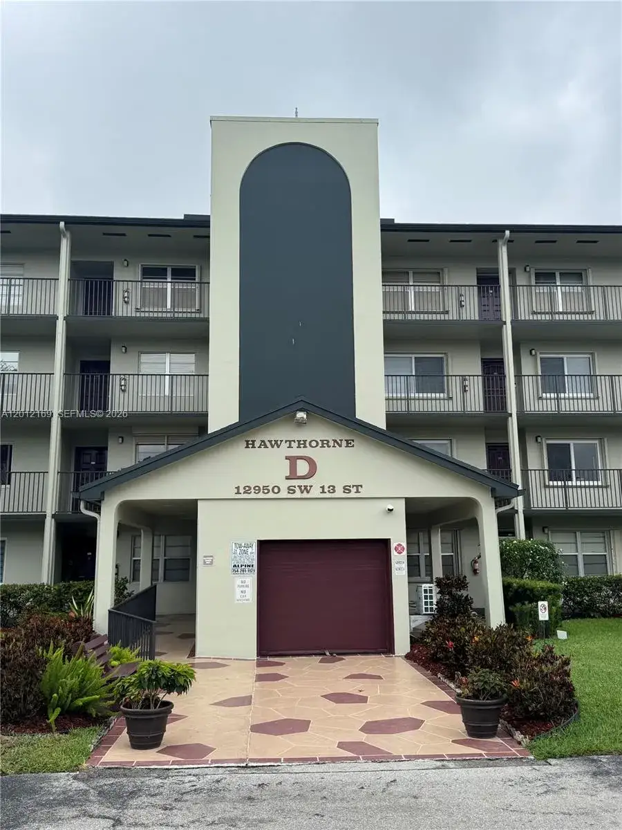 2 bedroom 2 bath Residential for sale at 12950 SW 13th St # 412D, Pembroke Pines FL 33027