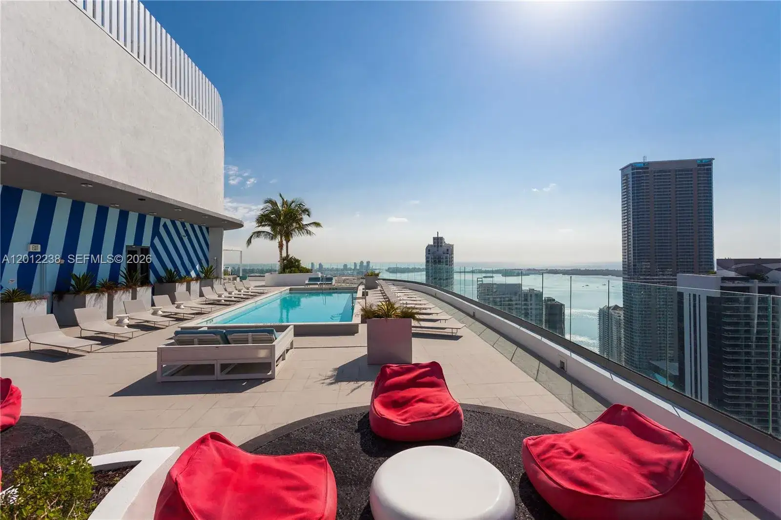 1 bedroom 2 bath Residential for sale at 45 SW 9th St # 1604, Miami FL 33130