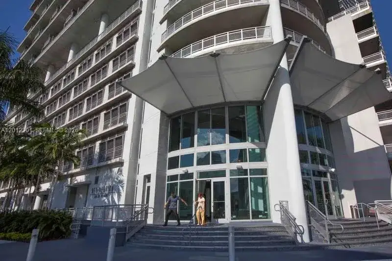 3 bedroom 2 bath Residential Lease for rent at 690 SW 1st Ct # 2301, Miami FL 33130