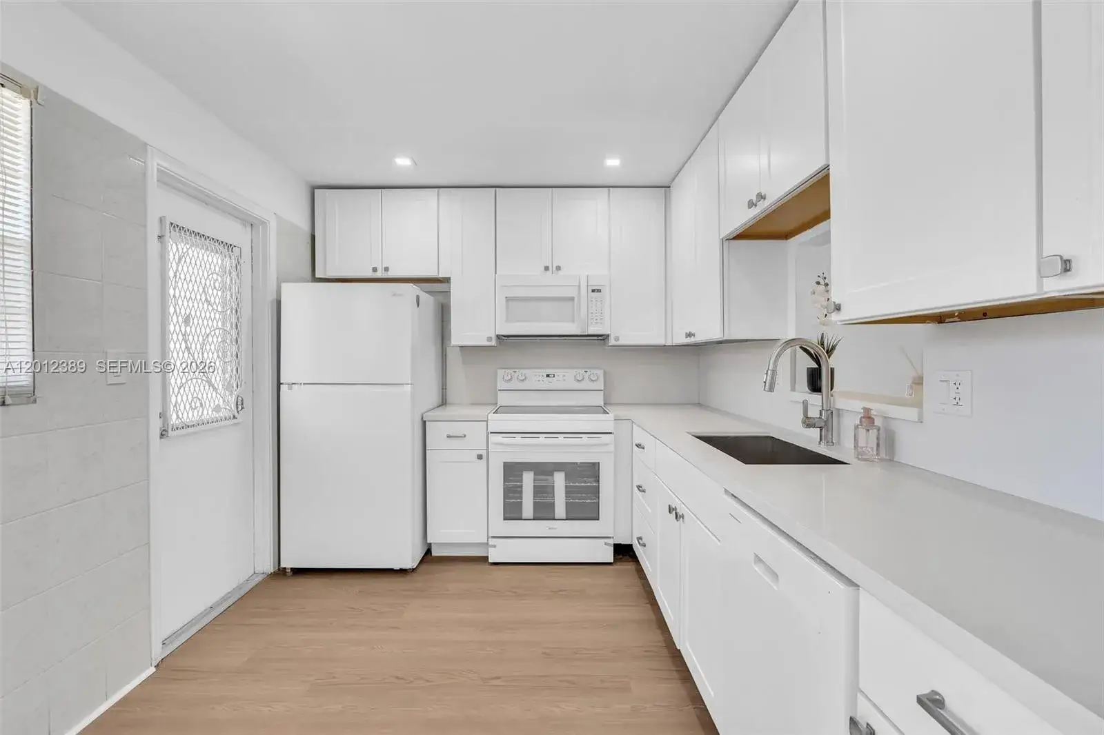 2 bedroom 2 bath Residential Lease for rent at 218 NE 12th Ave # 302, Hallandale Beach FL 33009
