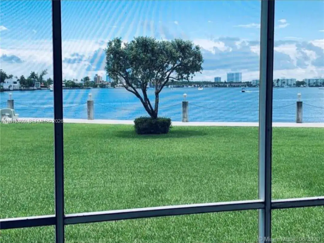 1 bedroom 1 bath Residential for sale at 3020 Marcos Dr # S103, Aventura FL 33160