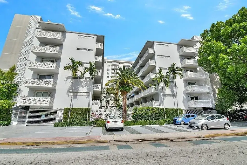 1 bedroom 1 bath Residential for sale at 1620 West Ave # 406, Miami Beach FL 33139