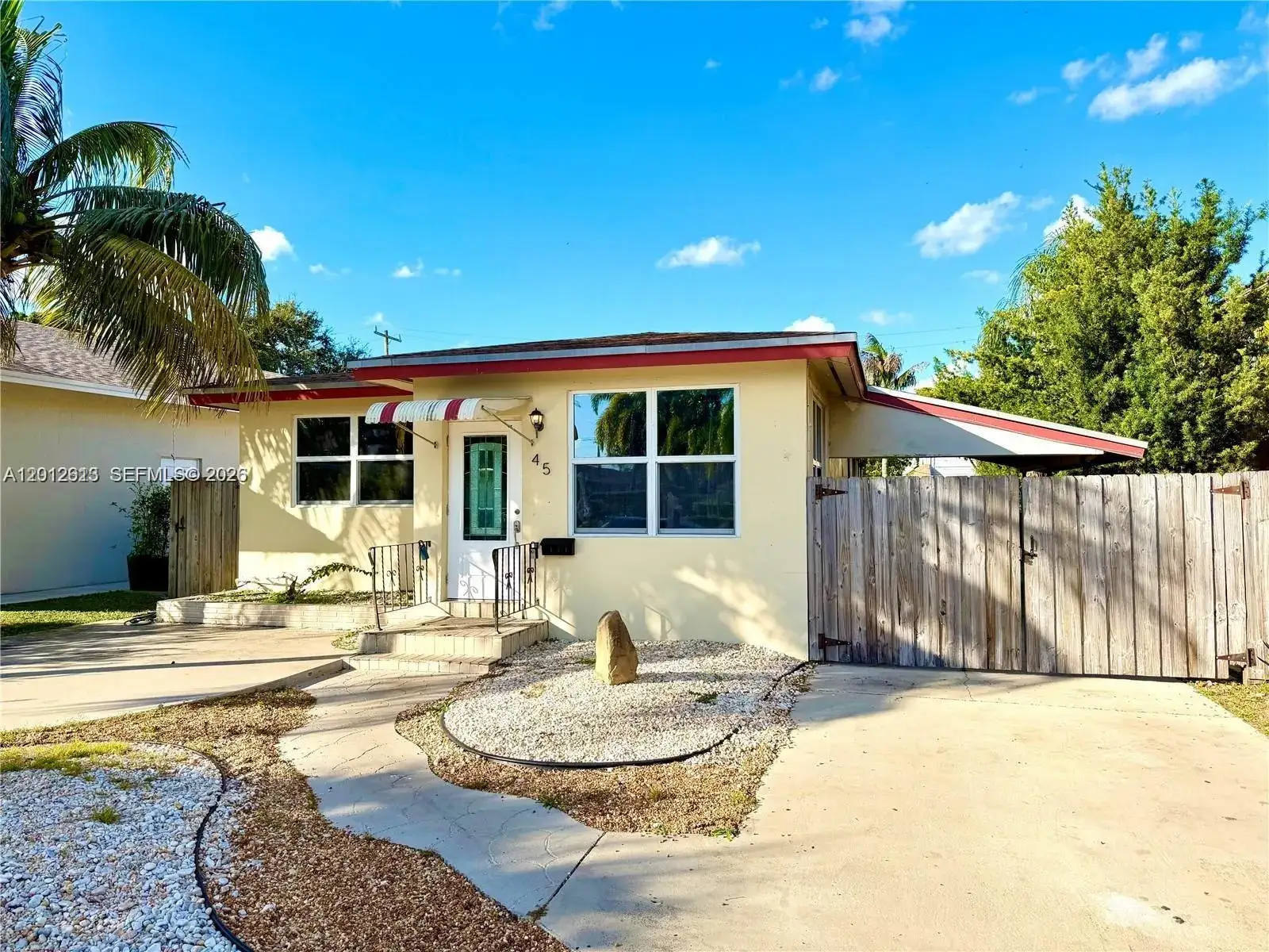 2 bedroom 1 bath Residential Lease for rent at 45 SE 14th St # 1, Dania Beach FL 33004