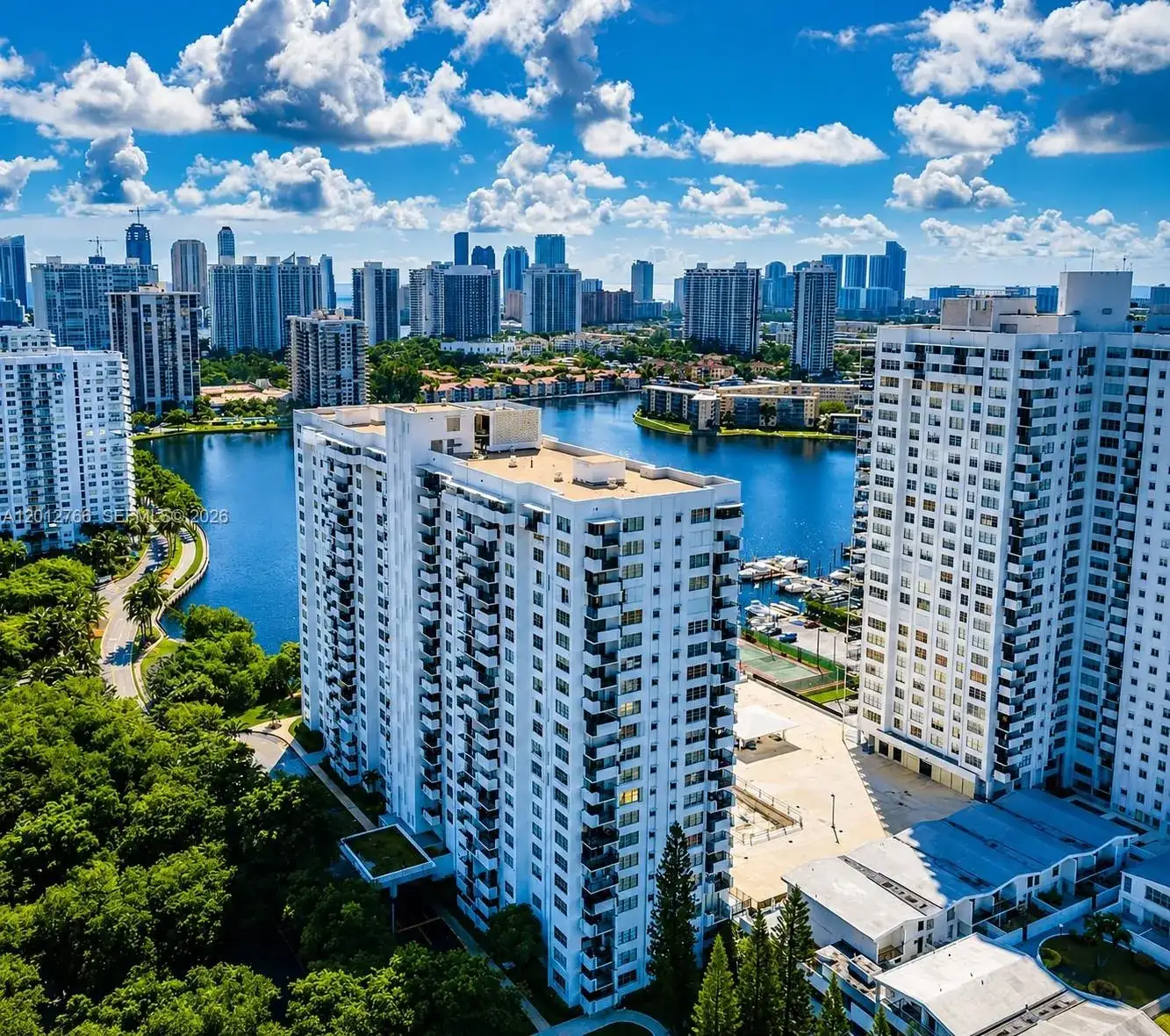 1 bedroom 1 bath Residential for sale at 2780 NE 183rd St # 710, Aventura FL 33160