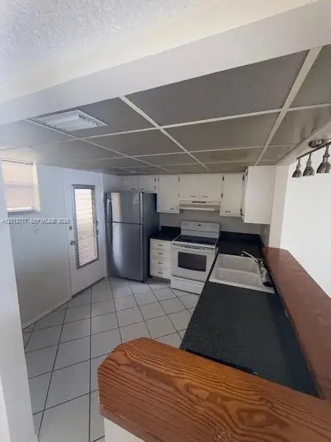 1 bedroom 1 bath Residential Lease for rent at 406 NW 68th Ave # 411, Plantation FL 33317