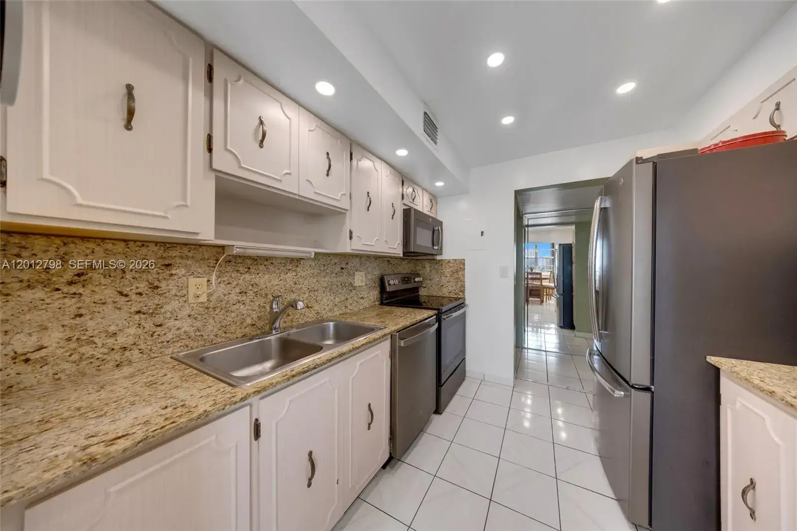 2 bedroom 2 bath Residential for sale at 3113 S Ocean Dr # 506, Hallandale Beach FL 33009
