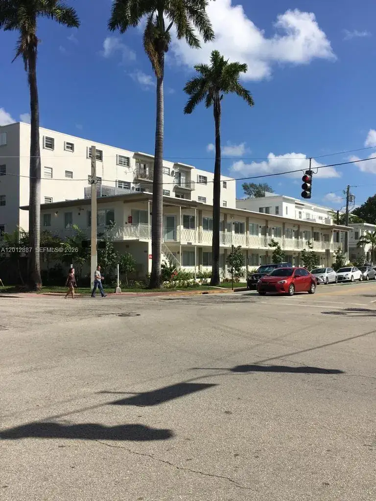 1 bedroom 1 bath Residential for sale at 1601 Meridian Ave # 204, Miami Beach FL 33139