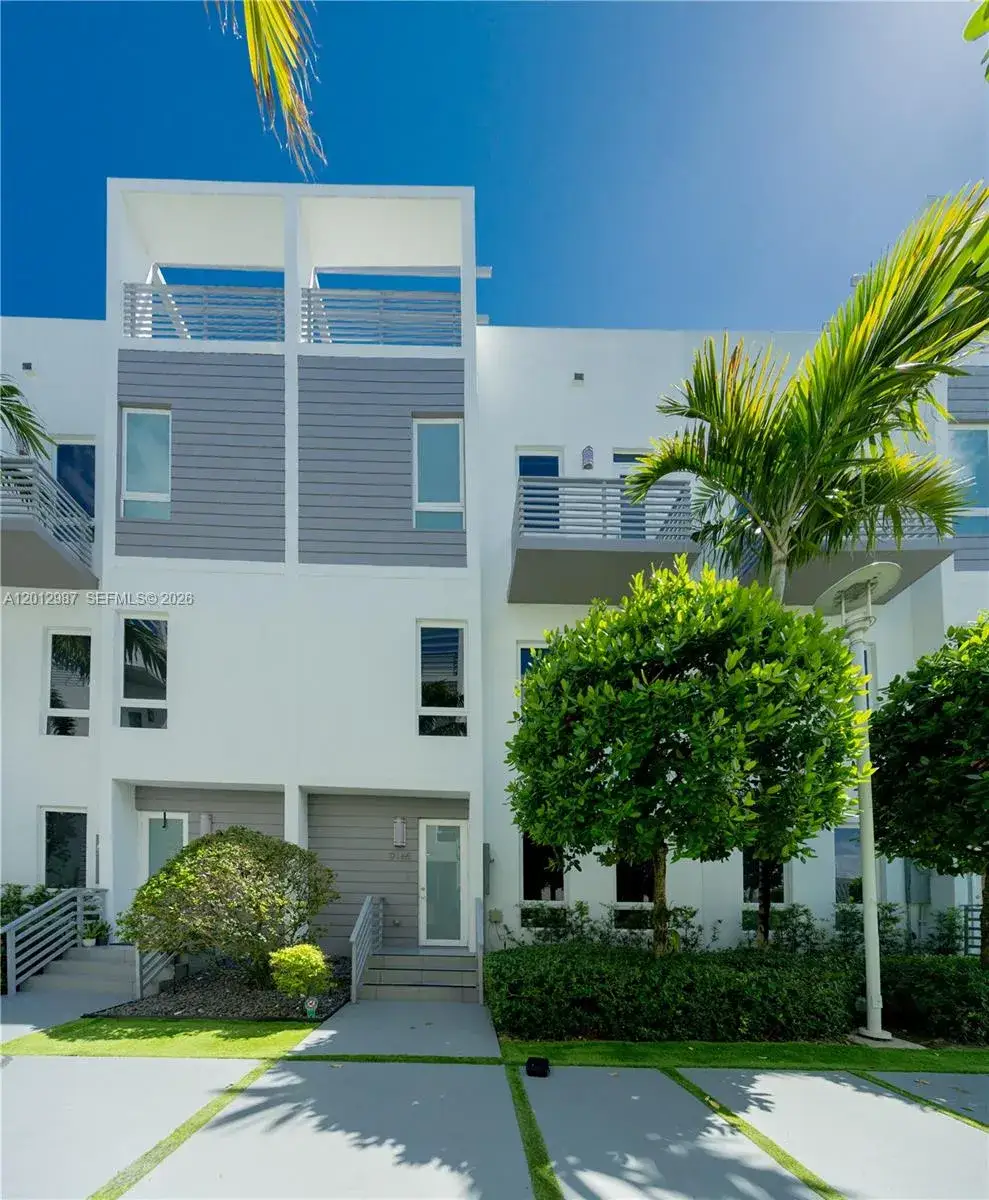 4 bedroom 3 bath Residential for sale at 9165 NW 33rd St, Doral FL 33172