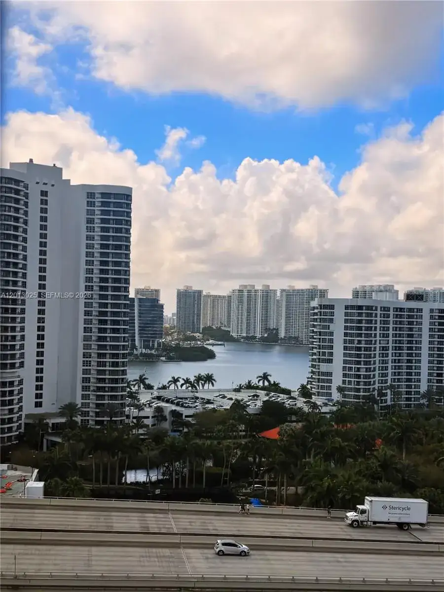 3 bedroom 2 bath Residential for sale at 19355 Turnberry Way # 14F, Aventura FL 33180