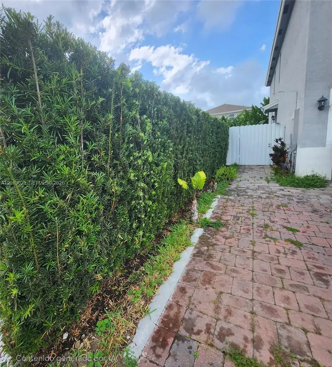 1 bedroom 1 bath Residential Lease for rent at 13245 SW 271st Ter # 1, Homestead FL 33032