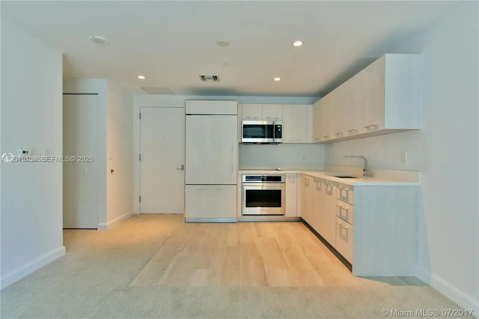 1 bedroom 1 bath Residential Lease for rent at 45 SW 9 st # 1907, Miami FL 33130