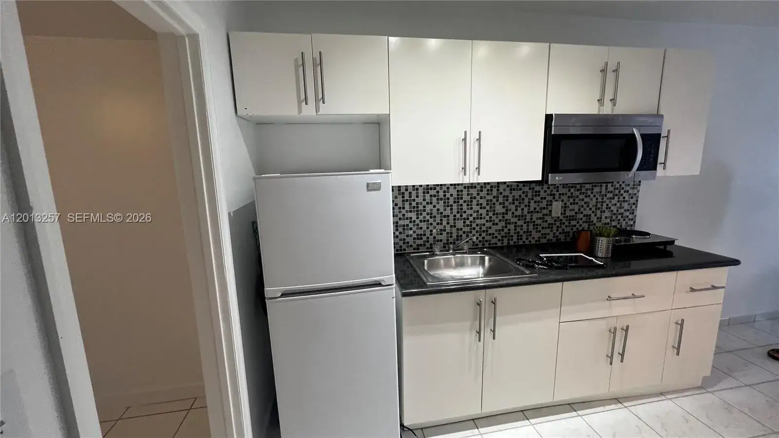 1 bath Residential Lease for rent at 1234 Euclid Ave # 4, Miami Beach FL 33139