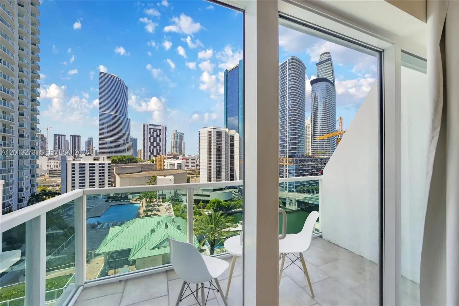 1 bedroom 1 bath Residential for sale at 41 SE 5th St # 1003, Miami FL 33131