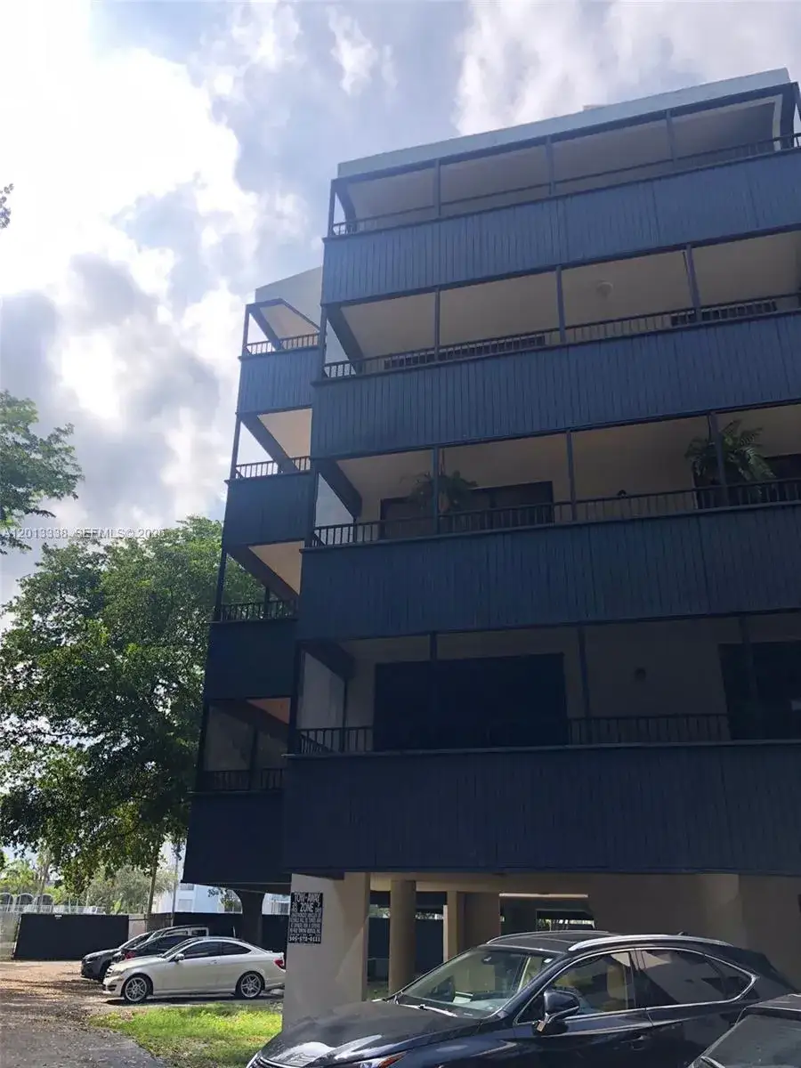 2 bedroom 2 bath Residential Lease for rent at 16220 NW 2nd Ave # 410, Miami FL 33169