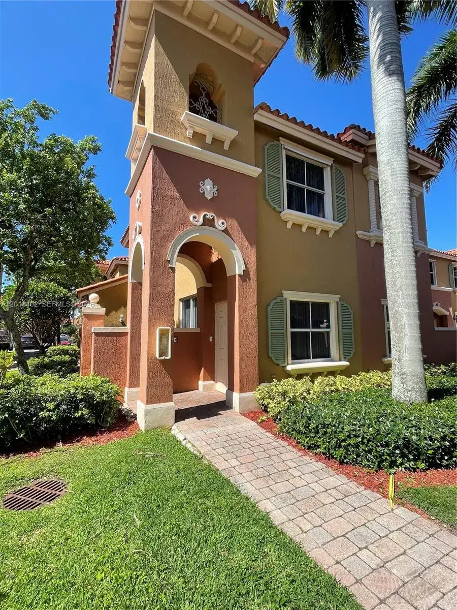 3 bedroom 2 bath Residential Lease for rent at 10666 SW 7th St # 2106, Pembroke Pines FL 33025