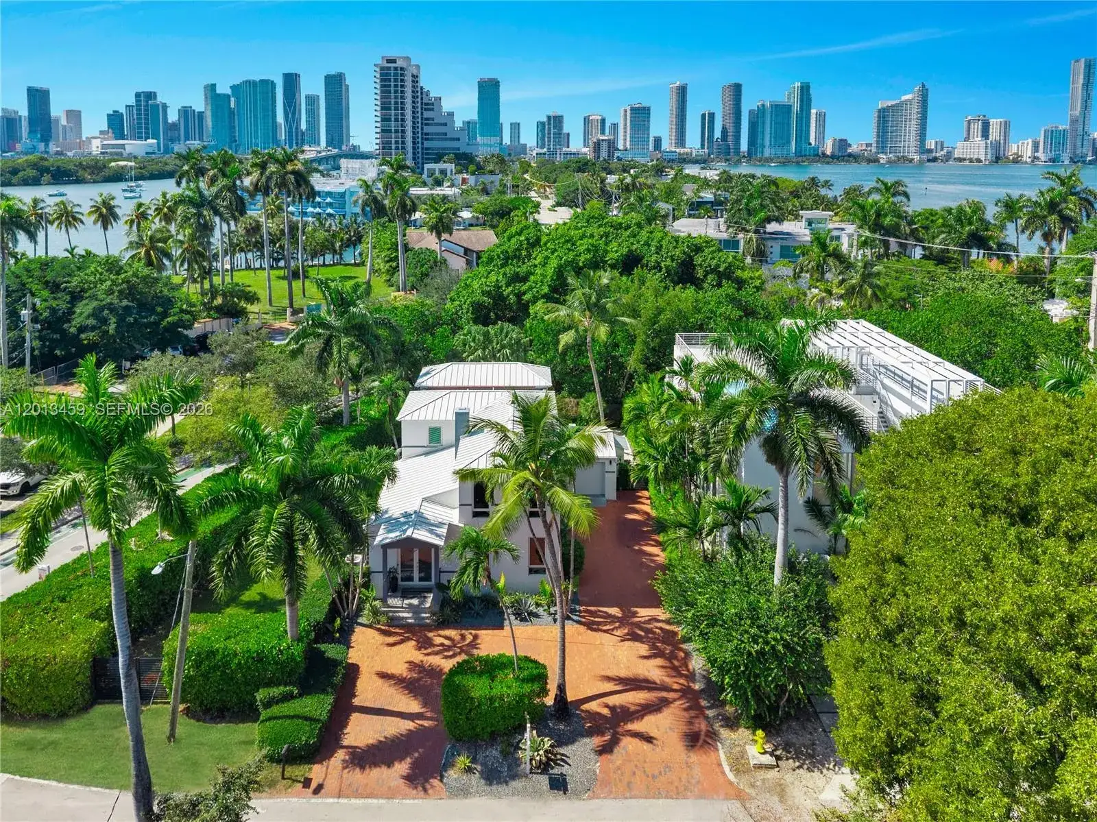 4 bedroom 3 bath Residential for sale at 1281 S Venetian Way, Miami FL 33139