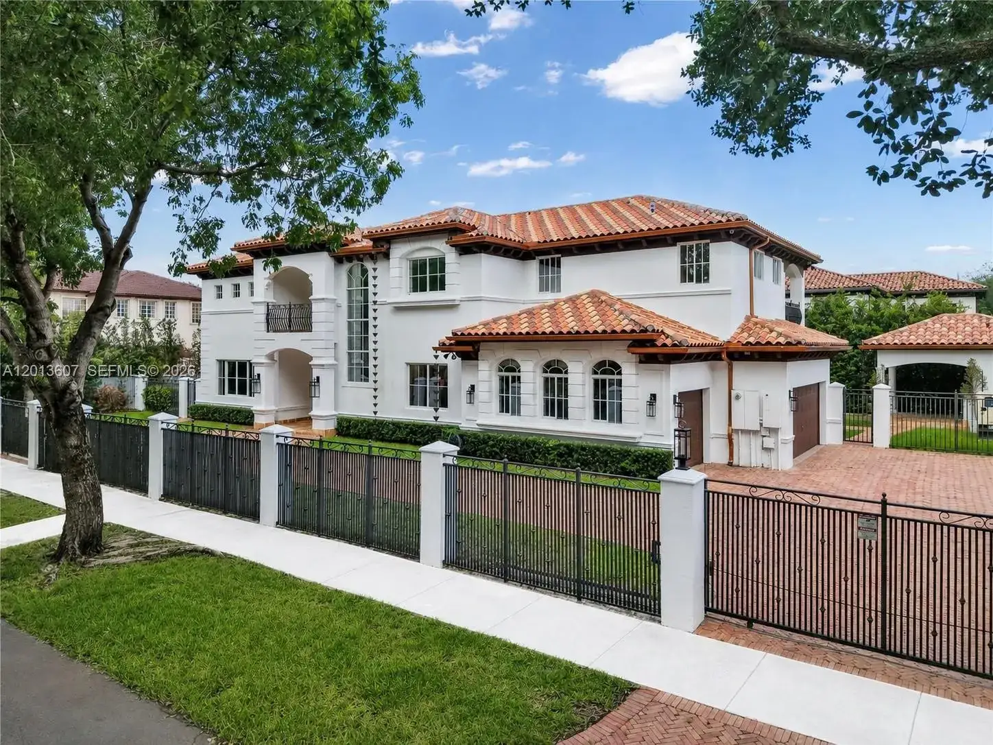 5 bedroom 5 bath Residential for sale at 16763 NW 77th Path, Miami Lakes FL 33016