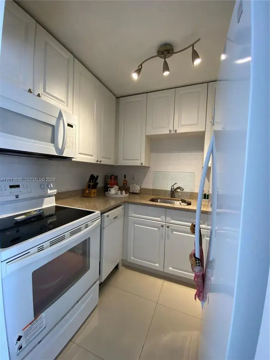 1 bedroom 1 bath Residential Lease for rent at 5050 NW 7th St # 312, Miami FL 33126