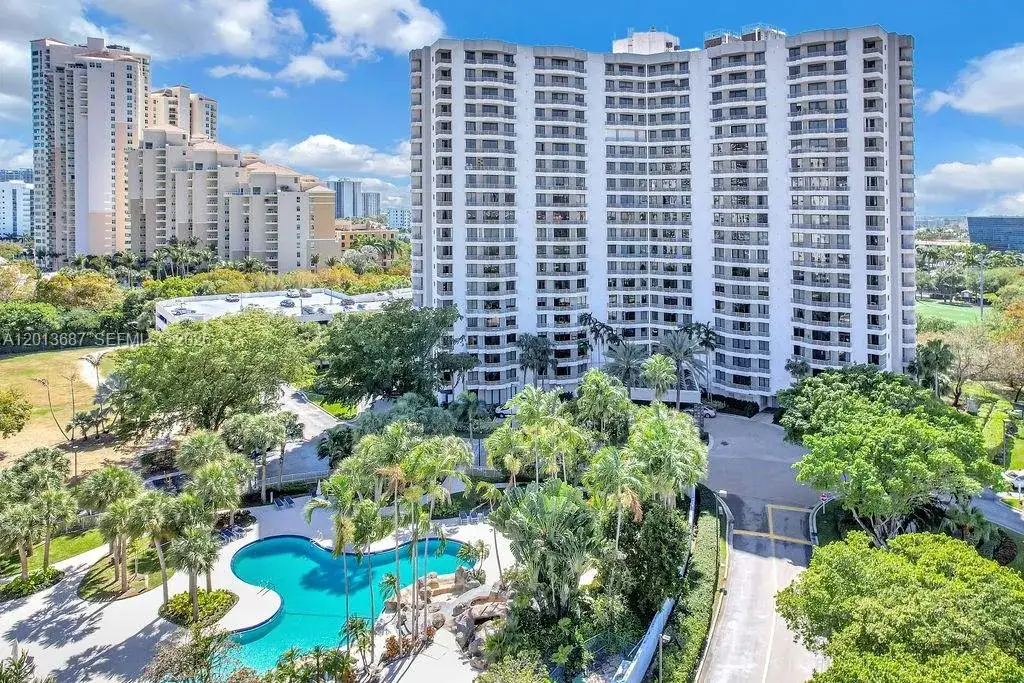 2 bedroom 2 bath Residential for sale at 3300 NE 191st St, Aventura FL 33180