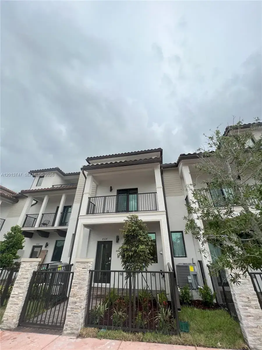 3 bedroom 2 bath Residential for sale at 8324 NW 43rd St, Doral FL 33166