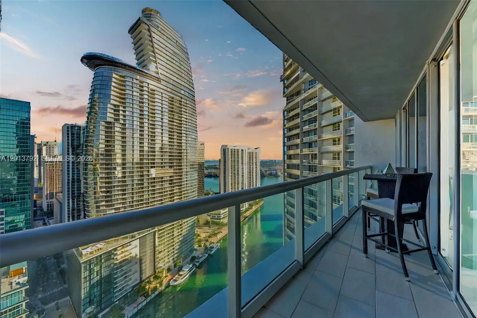2 bedroom 2 bath Residential Lease for rent at 475 Brickell Ave # 3515, Miami FL 33131