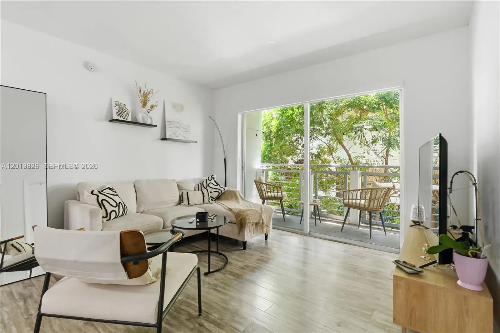 2 bedroom 1 bath Residential Lease for rent at 716 Michigan Ave # 303, Miami Beach FL 33139