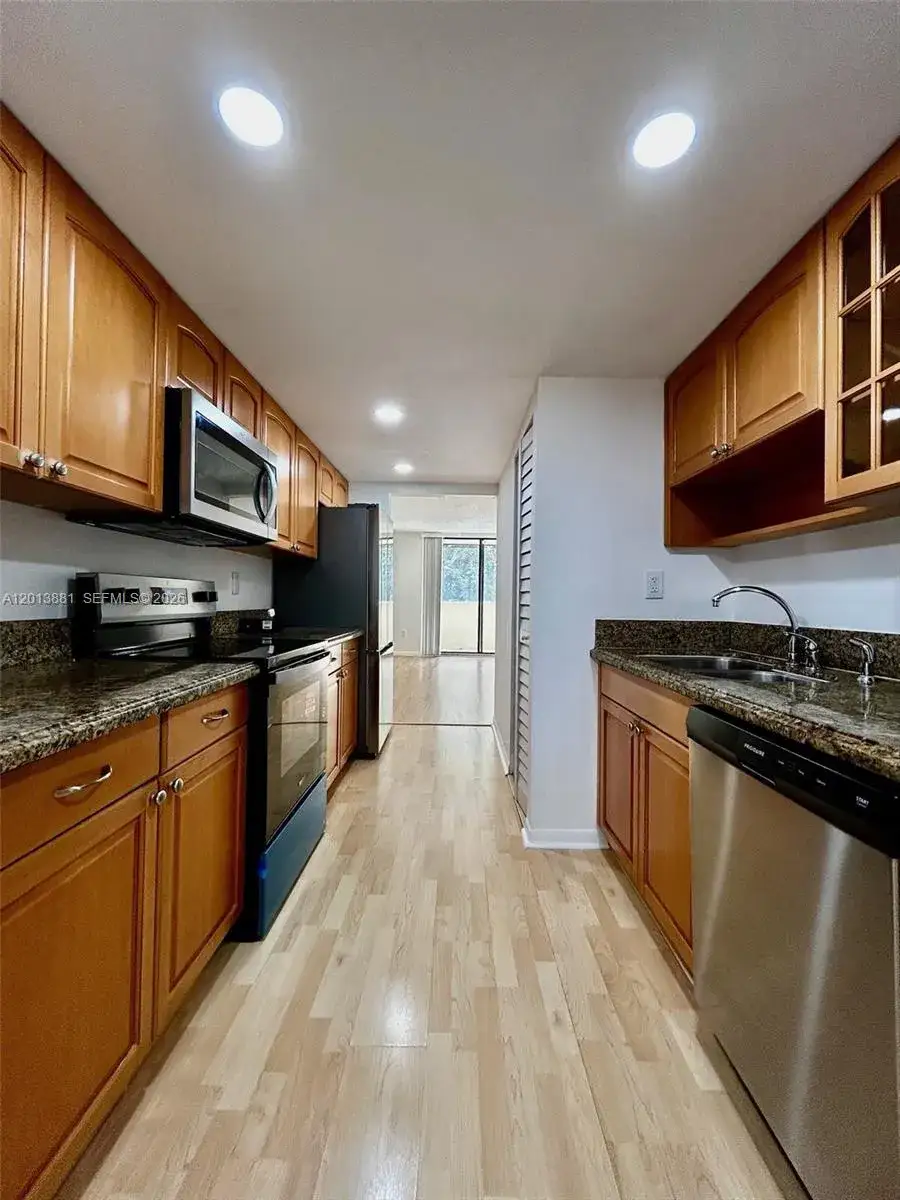 2 bedroom 2 bath Residential for sale at 7451 NW 16th St # 304, Plantation FL 33313