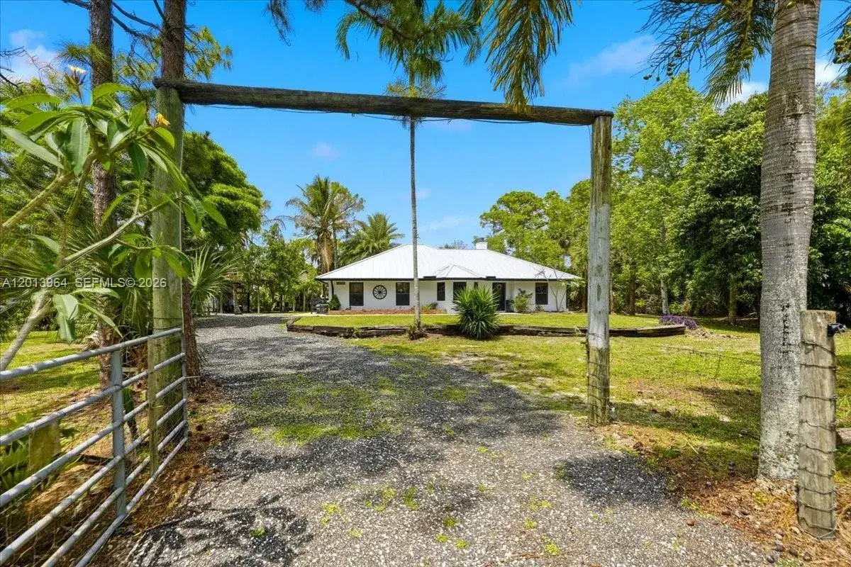 5 bedroom 3 bath Residential for sale at 17857 82nd Rd N, Loxahatchee FL 33470