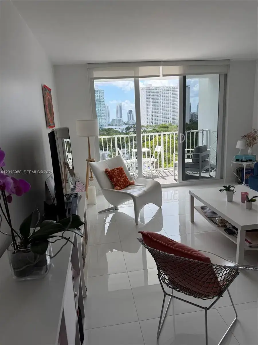 2 bedroom 2 bath Residential for sale at 2851 NE 183rd St # 1107E, Aventura FL 33160