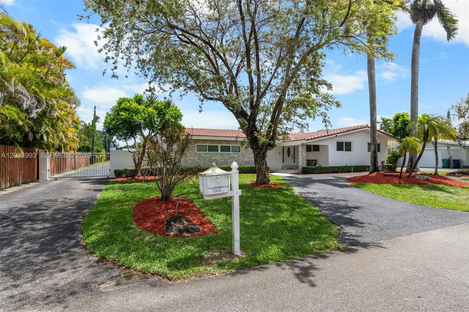 4 bedroom 3 bath Residential for sale at 12425 SW 91st Ave, Miami FL 33176