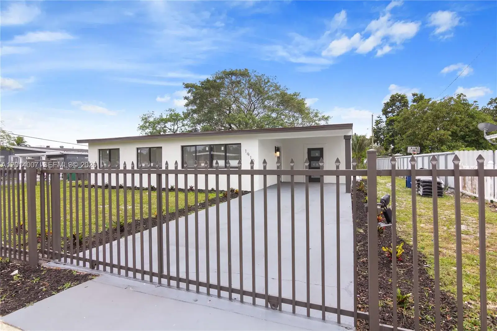 3 bedroom 1 bath Residential for sale at 1910 NW 134th St, Miami FL 33167