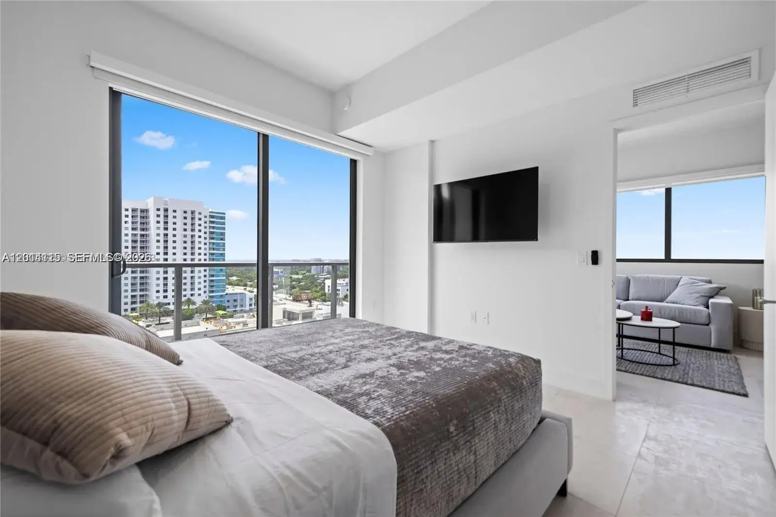 1 bedroom 1 bath Residential for sale at 239 SW 9th St # 1502, Miami FL 33130