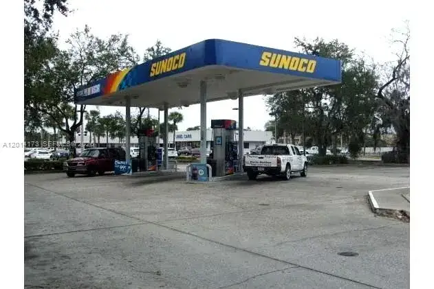 Commercial Sale for sale at 895 N Nova, Daytona FL 32117