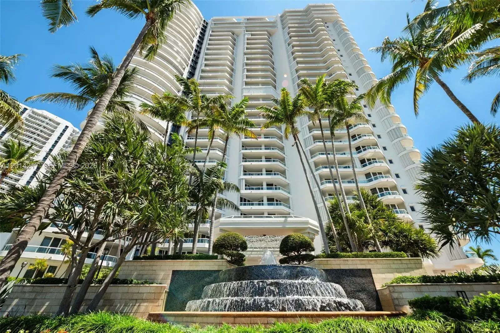 1 bedroom 1 bath Residential for sale at 21050 Point Pl # 302, Aventura FL 33180