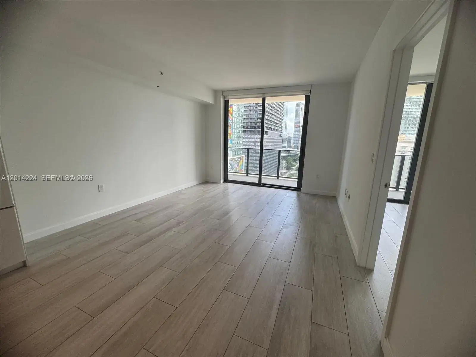 1 bedroom 2 bath Residential for sale at 45 SW 9th St # 1104, Miami FL 33130