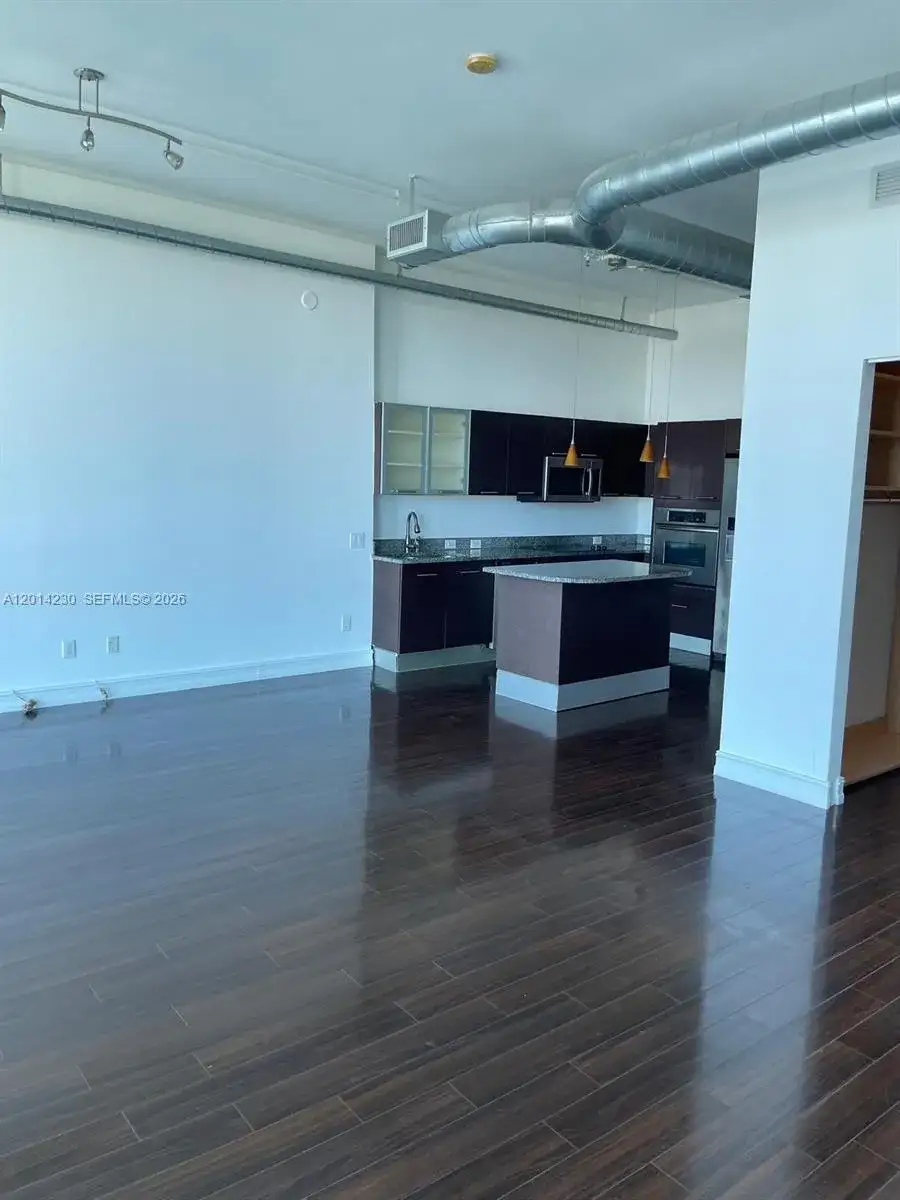 1 bedroom 2 bath Residential for sale at 3029 NE 188th St # 602, Aventura FL 33180