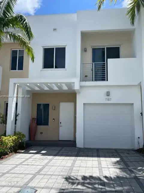 3 bedroom 2 bath Residential for sale at 7187 NW 103 PATH # 7187, Miami FL 33178