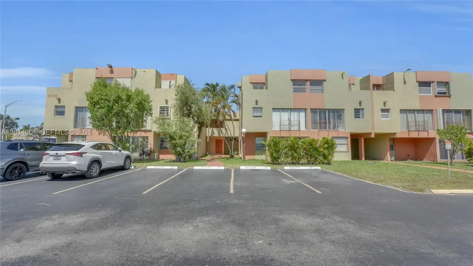 1 bedroom 1 bath Residential Lease for rent at 9390 W Flagler St # 210A, Miami FL 33174