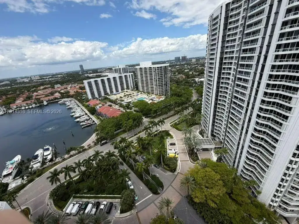 3 bedroom 2 bath Residential for sale at 21055 Yacht Club Dr # 2403, Aventura FL 33180