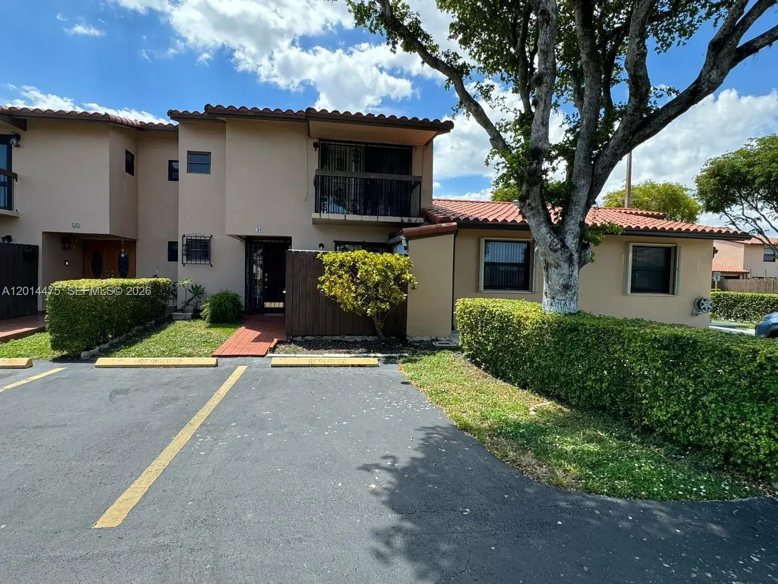 3 bedroom 2 bath Residential for sale at 3817 SW 82nd Ave # 46, Miami FL 33155