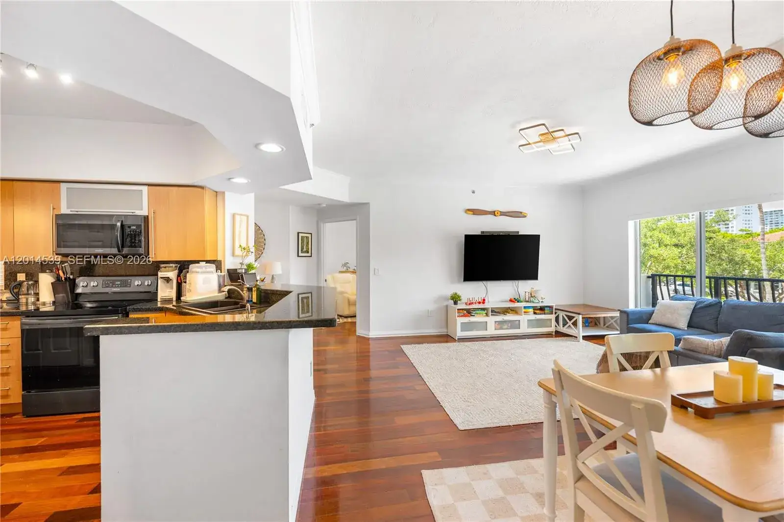 2 bedroom 2 bath Residential for sale at 3165 NE 184th St # 6304, Aventura FL 33160