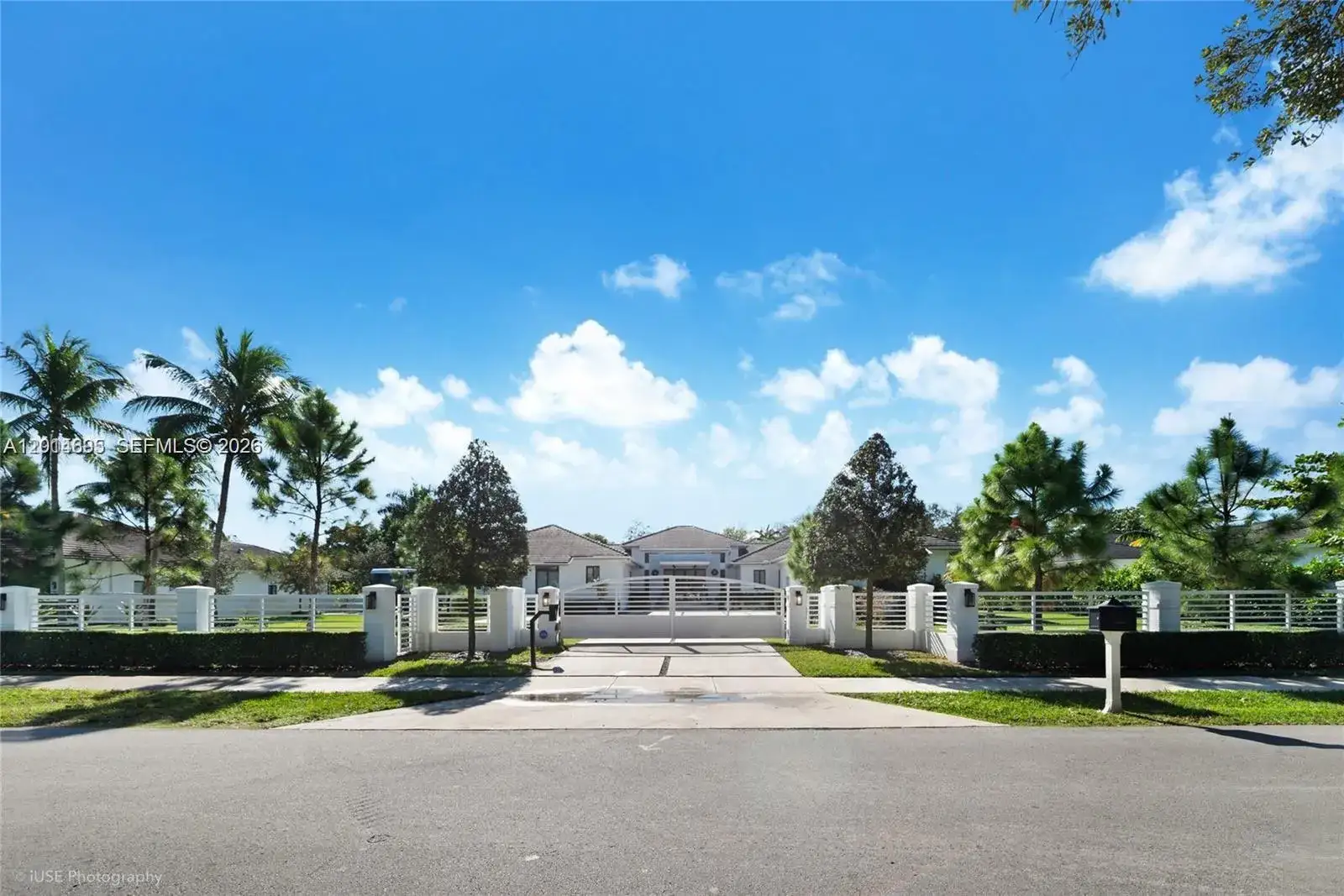 6 bedroom 8 bath Residential for sale at 7830 SW 117th St, Pinecrest FL 33156